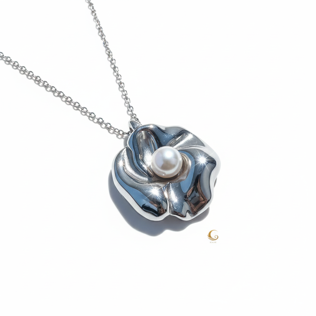 Silver Bloom – Sculpted Flower Necklace with Luminous Pearl